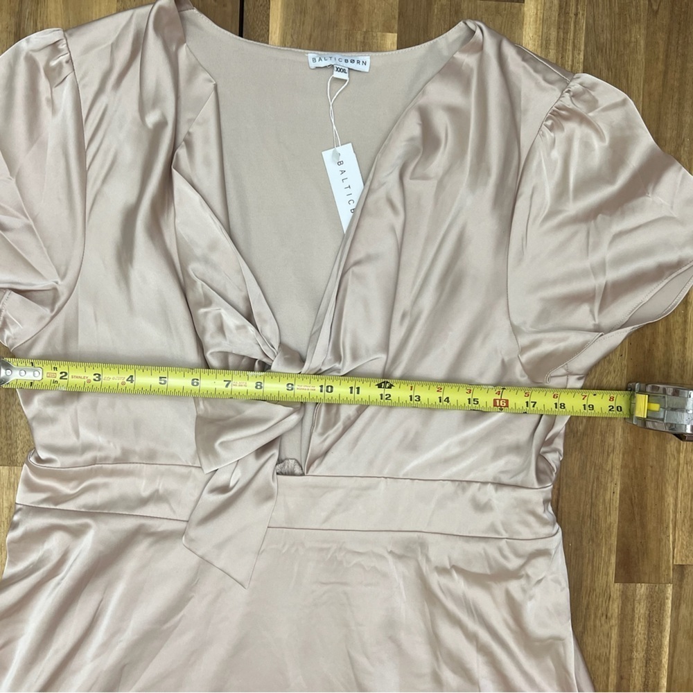 Baltic Born Poppy Satin Midi Dress V-Neck Open Tie Front in Champagne Size XXXL - Picture 10 of 13
